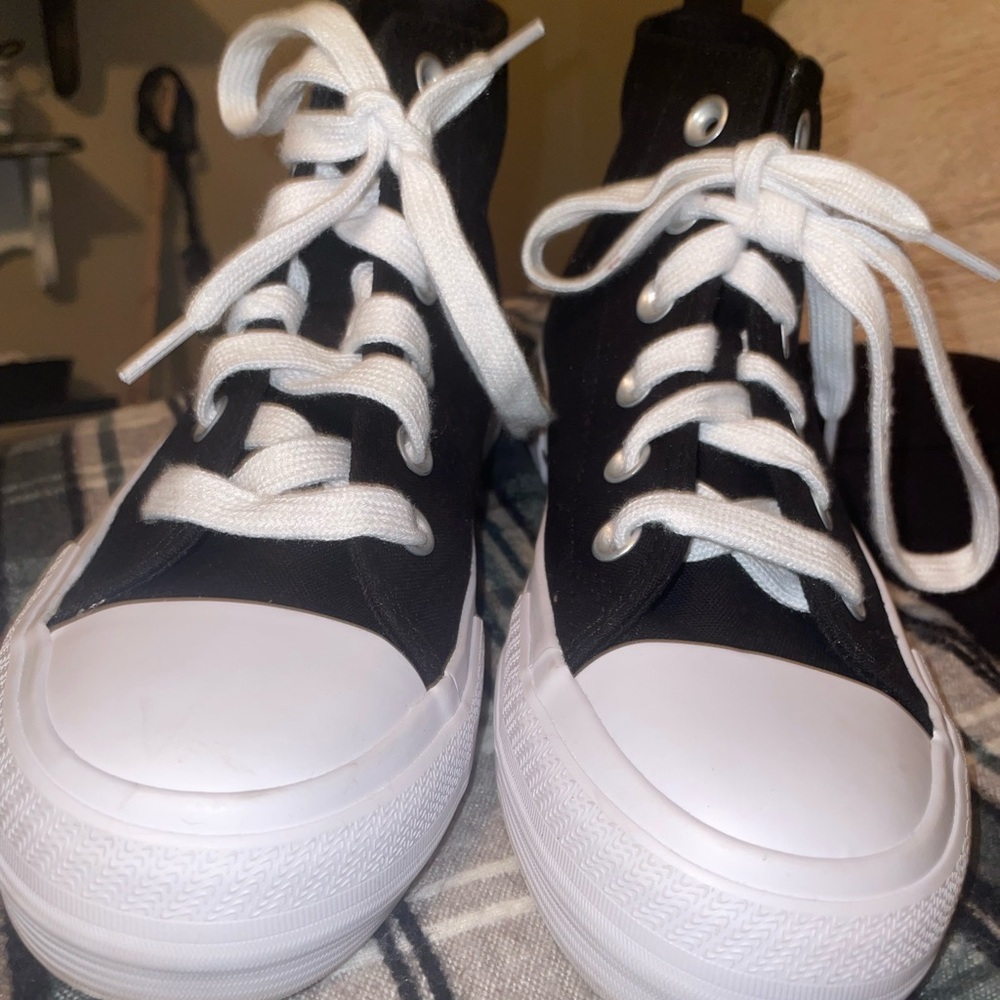 Kids wonder nation sneakers